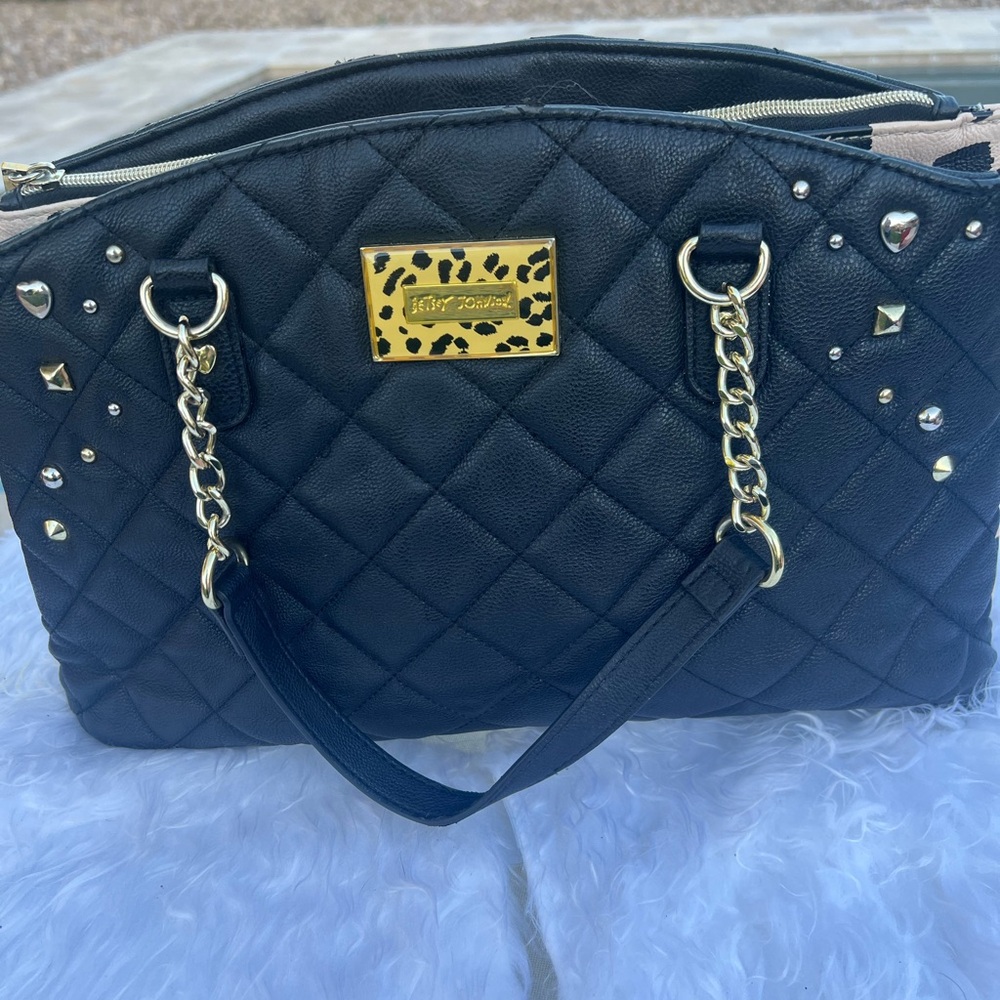 Betsey Johnson Black Quilted Shoulder Bag with Gold Details Peekaboo Leopard